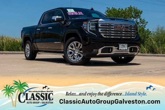 2022 GMC Sierra 1500 Denali in Onyx Black — front three-quarter view